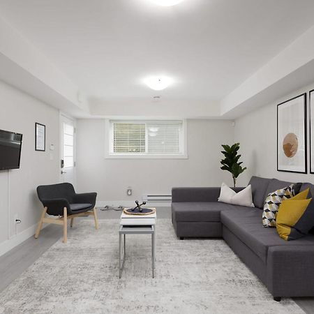 Tastefully Furnished And Newly Updated 2 Bd Central Lynn Valley North Vancouver Βίλα Εξωτερικό φωτογραφία