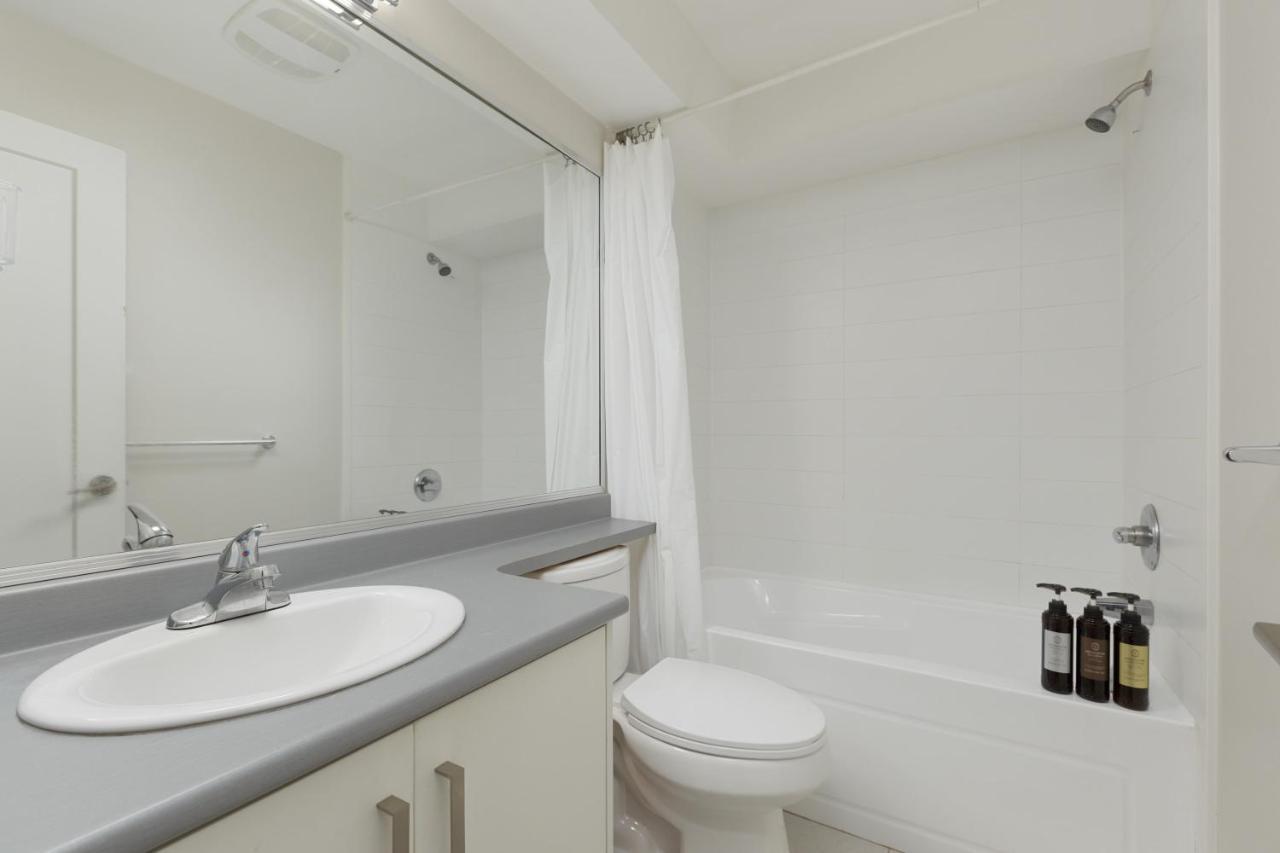 Tastefully Furnished And Newly Updated 2 Bd Central Lynn Valley North Vancouver Βίλα Εξωτερικό φωτογραφία
